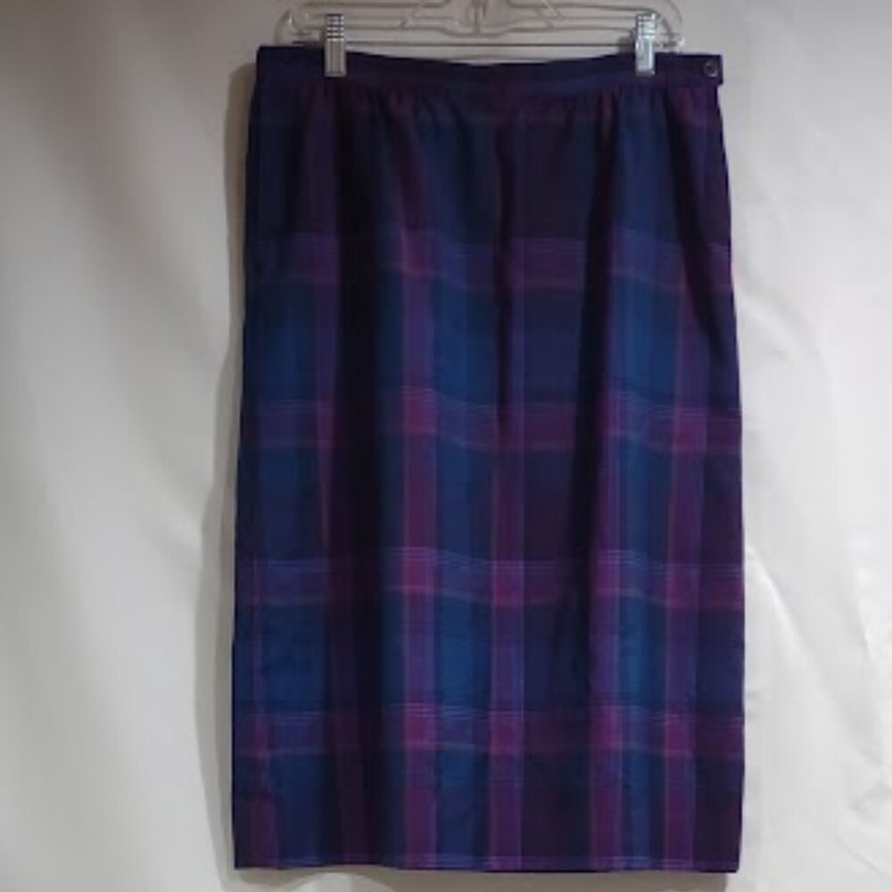 PENDLETON PLAID 100 % VIRGIN WOOL ALINE SKIRT SIZE/CONTENT TAG MISSING SIZE 12?